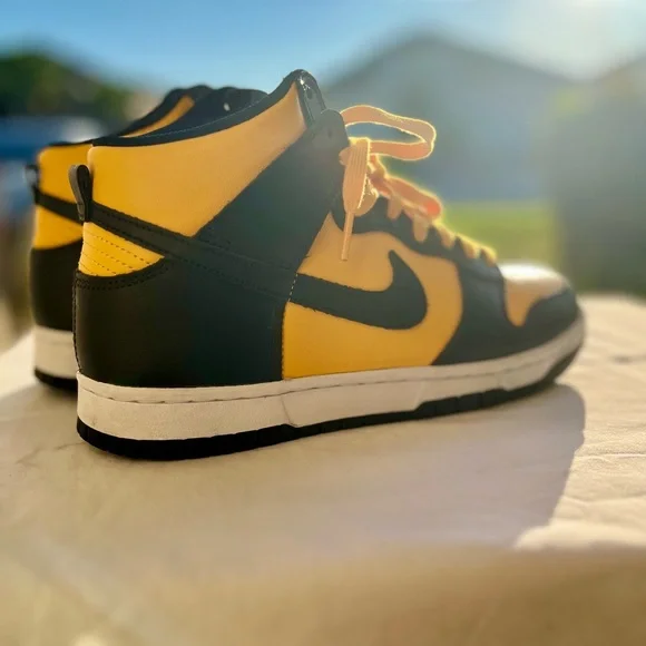 Nike Dunk High “University Gold” 2021 – Men’s 9 / UK 8 with Box - Picture 3 of 5